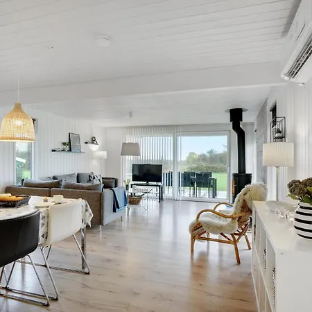 Three-bedroom Haderslev With A Fireplace 06 別荘